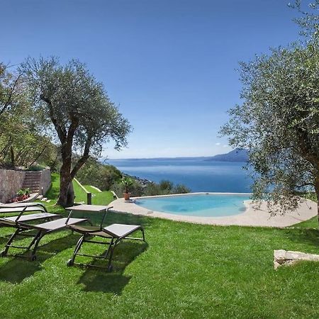 Villa Divina - Apt Divina Con Piscina E Vista Lago Castelletto Di Brenzone Exterior foto