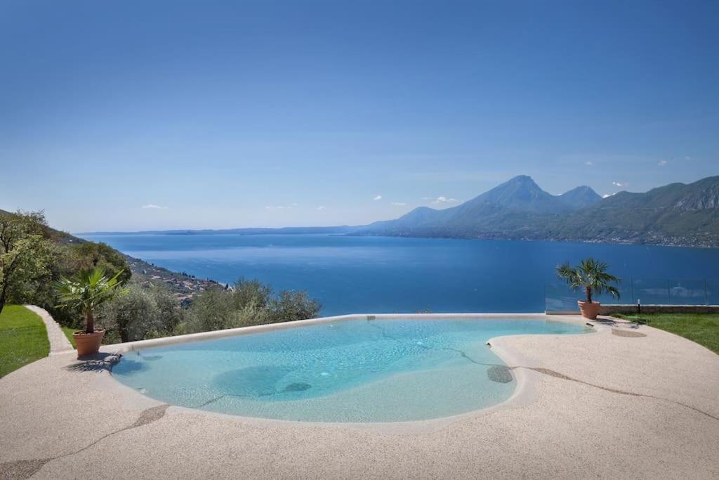 Villa Divina - Apt Divina Con Piscina E Vista Lago Castelletto Di Brenzone Exterior foto