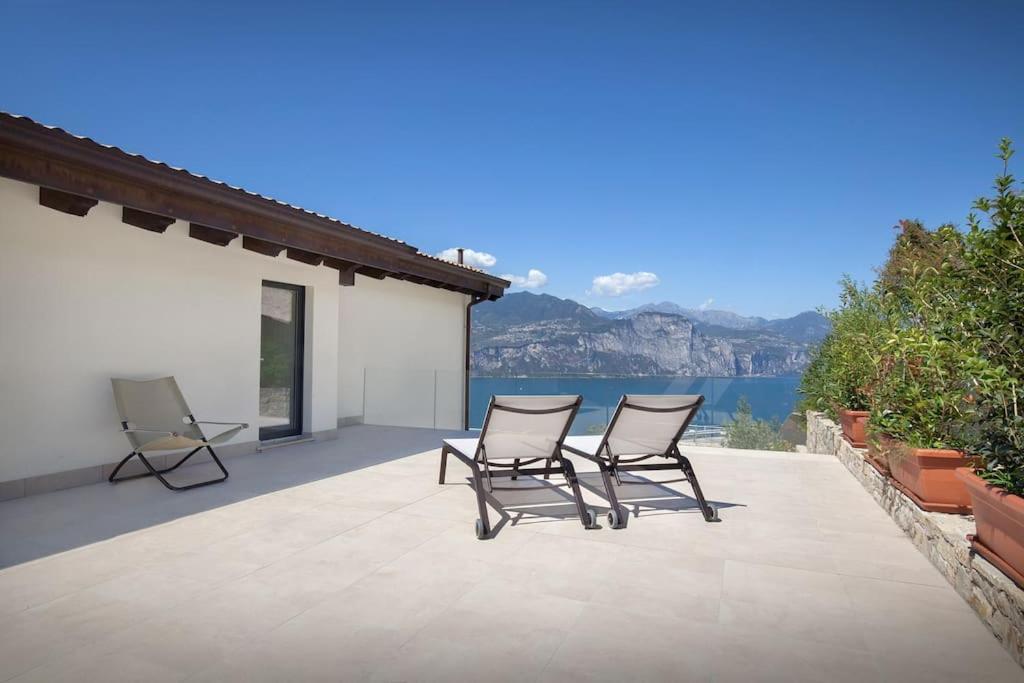 Villa Divina - Apt Divina Con Piscina E Vista Lago Castelletto Di Brenzone Exterior foto